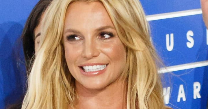 Britney Spears' Smile: Veneers or All-Natural?
